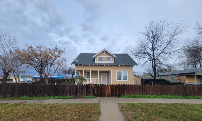 Primary Photo - 2 Bedroom 1 Bathroom Home in Corning For R...