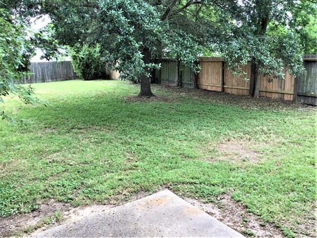 Building Photo - 5122 Summit Lodge Dr