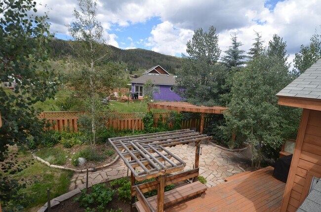 Building Photo - Extended Winter Rental!  Beautiful 3bed/2 ...