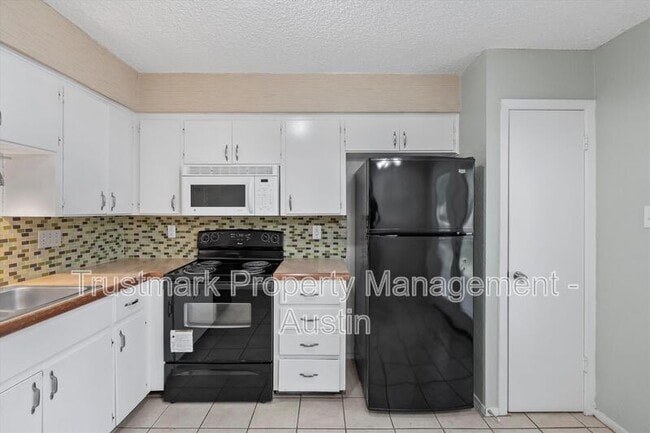 Building Photo - 11908 Broad Oaks Dr