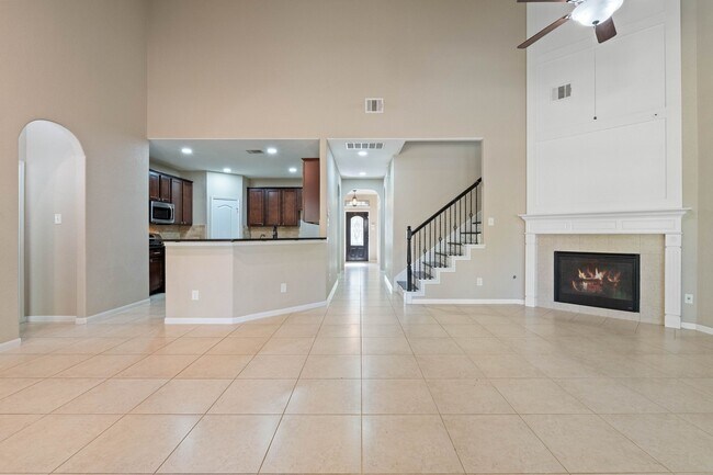 Building Photo - 208 Forest Peak Way