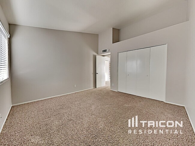 Building Photo - 8127 W Desert Cove Ave