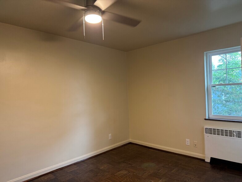 Building Photo - 6015 Dryden Ave