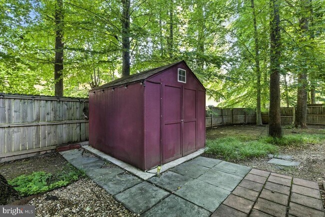 Building Photo - 9472 Lapstrake Ln