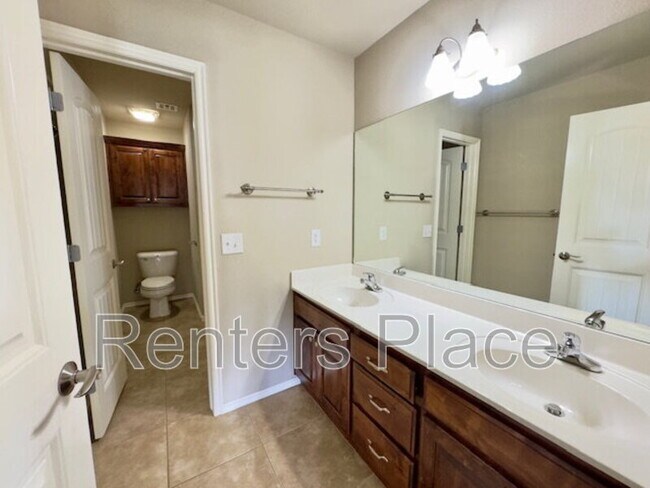 Building Photo - 12515 S Cedar Pl