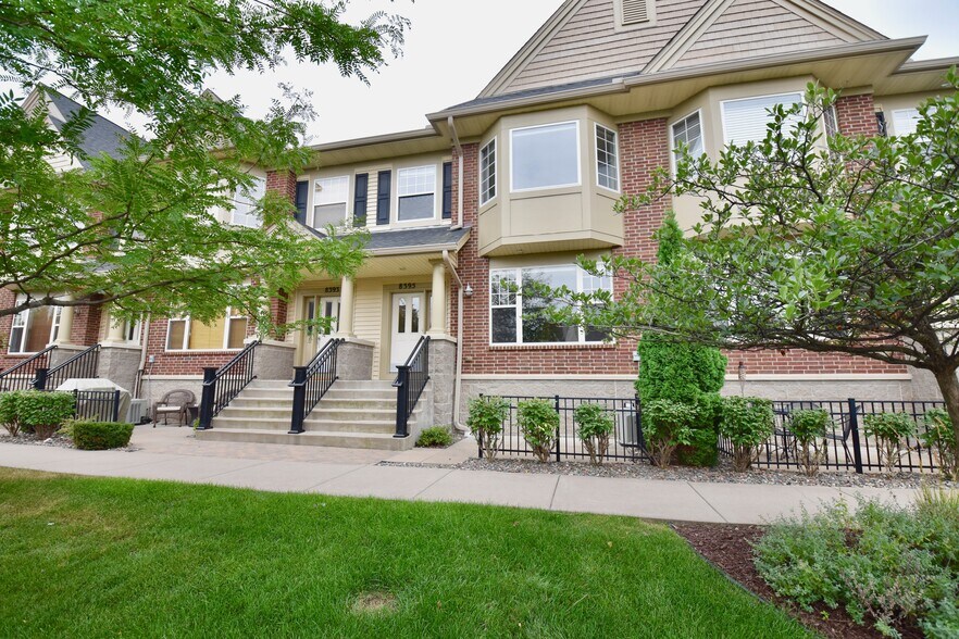 Building Photo - 8395 Townsend Dr