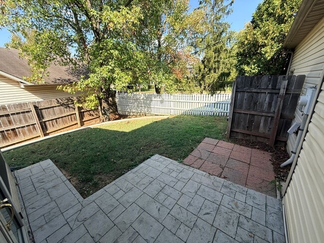 Building Photo - Spacious 4 Bed 2.5 Bath In Lexington!