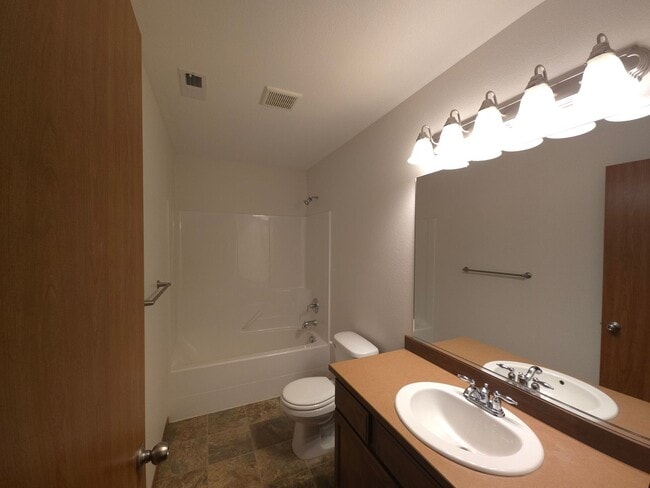 Building Photo - Beautiful house in CDA