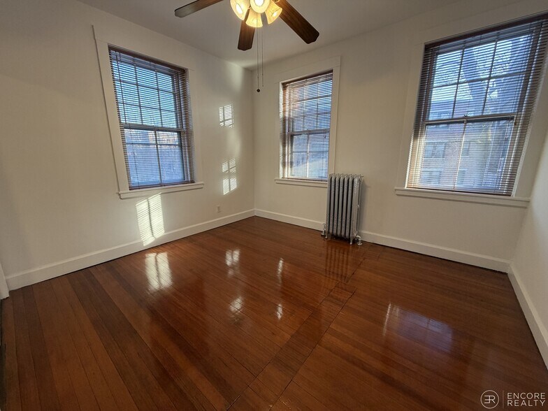 Building Photo - 9 Braemore Rd