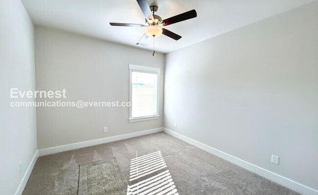 Building Photo - 1435 Firelight Wy