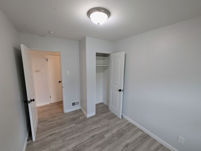 Building Photo - 6109 Evergreen Blvd