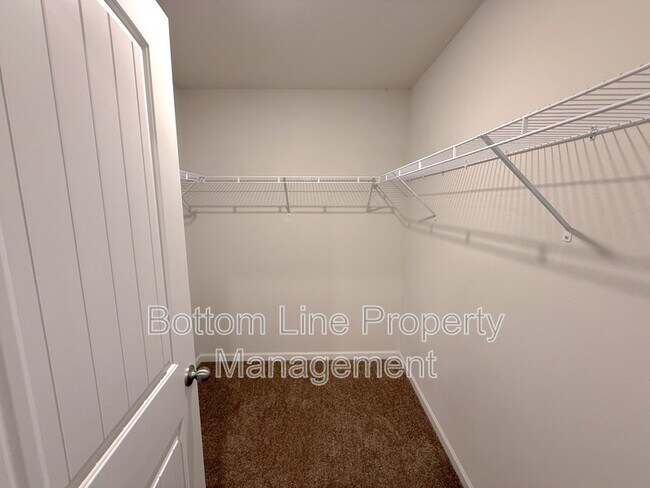 Building Photo - 180 Caffee Dr