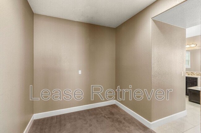 Building Photo - 479 W Esplanade Dr
