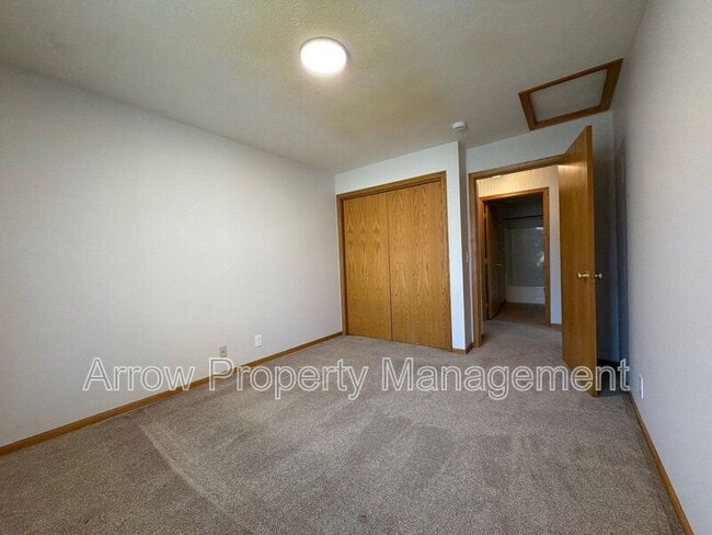 Building Photo - 1660 Swanson Dr