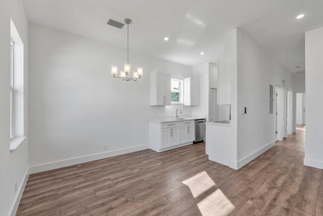 Building Photo - 1573 W 16th St