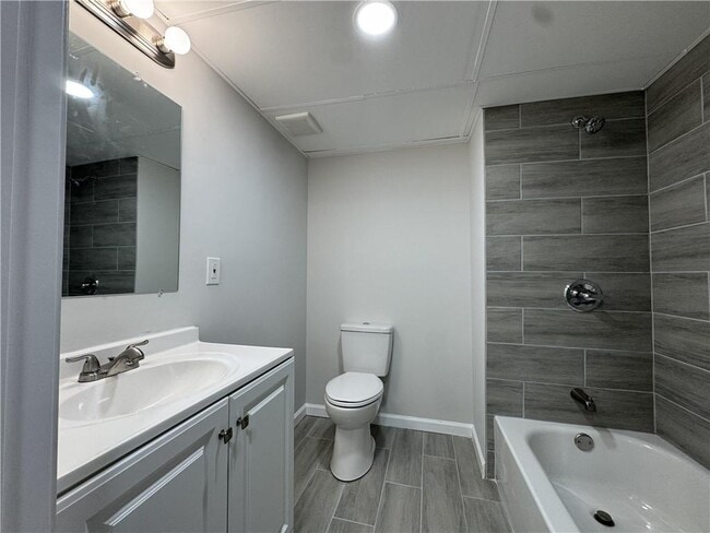 Building Photo - 3489 Creighton Rd SW