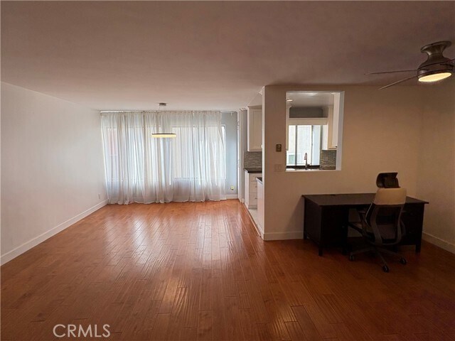 Building Photo - 5625 N Sumner Way