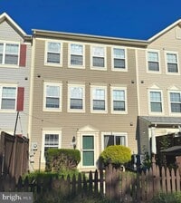 Building Photo - 4971 Clarendon Terrace