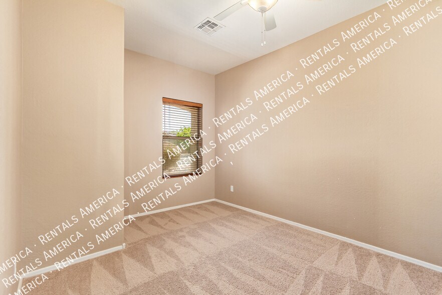 Building Photo - 664 W Silver Reef Ct