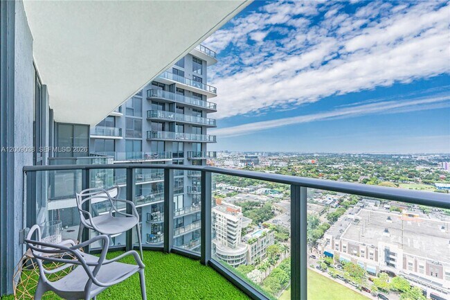 Building Photo - 121 NE 34th St