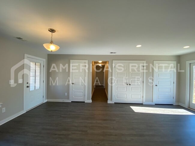 Building Photo - Home for Rent in Talladega, AL! View with 48 Hours Notice!