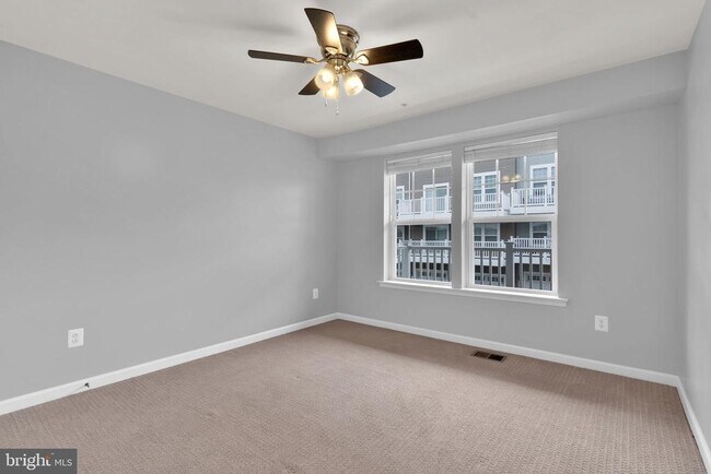 Building Photo - 9713 Glassy Creek Way