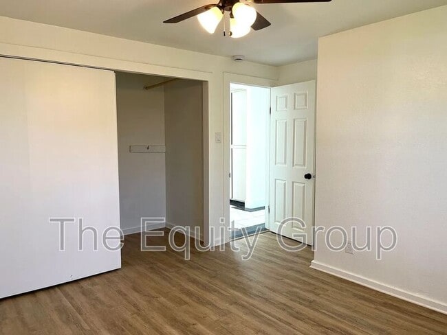 Building Photo - 303 Riverside Dr