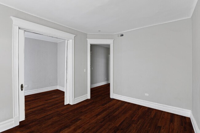 Building Photo - 5343 S Indiana Ave