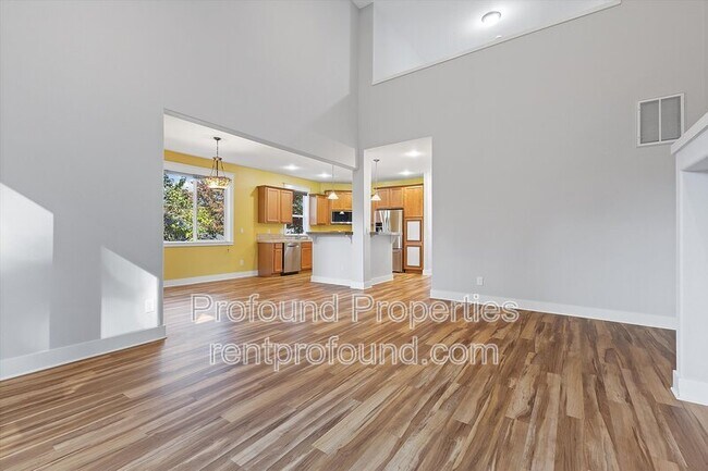 Building Photo - 7909 SW Oviatt Dr