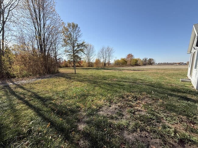 Building Photo - 595 E 700 N