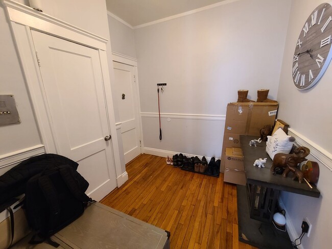 Building Photo - Renovated - Stainless Appliances - Close t...