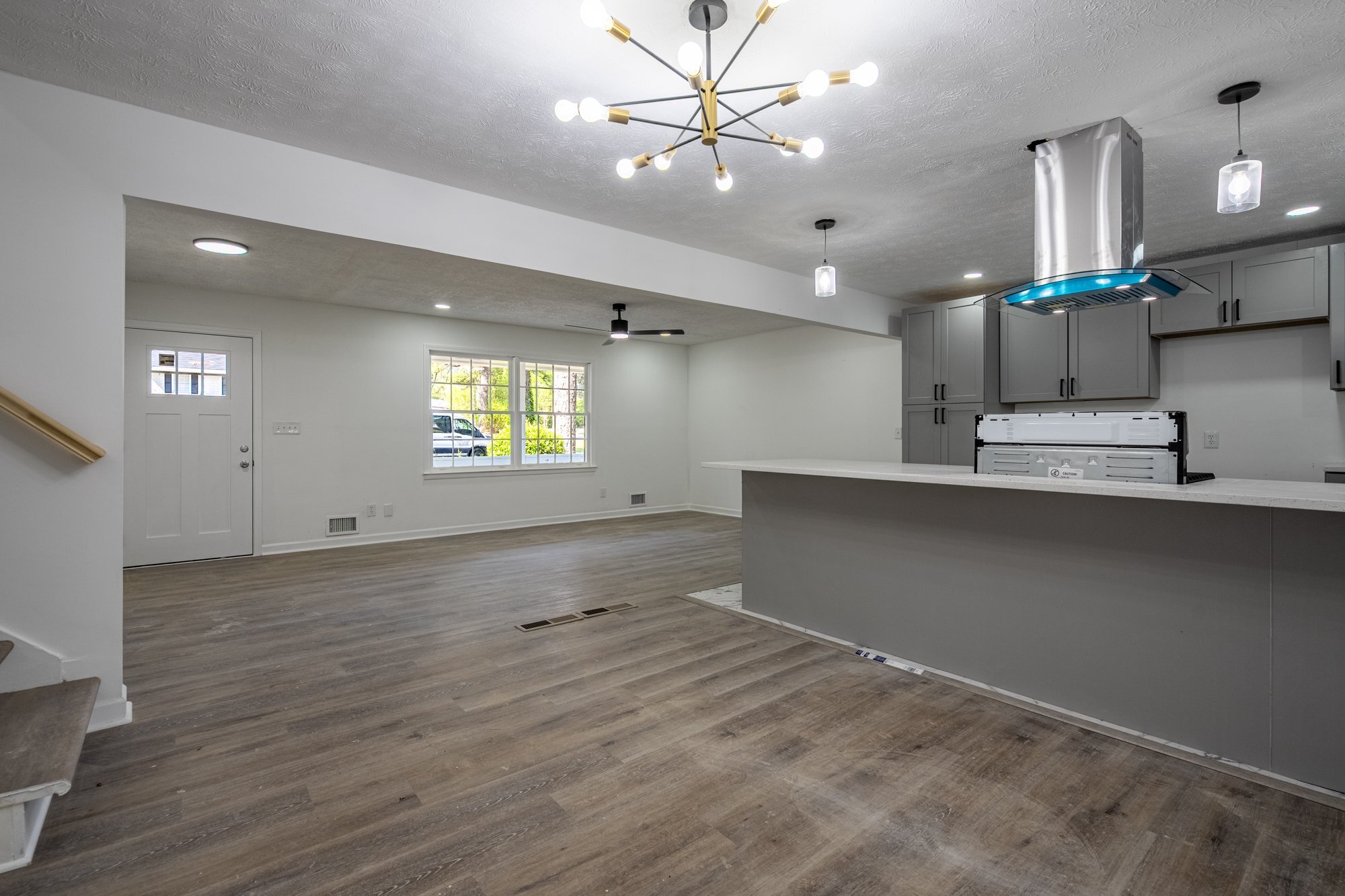 Building Photo - 6310 Thornhedge Dr