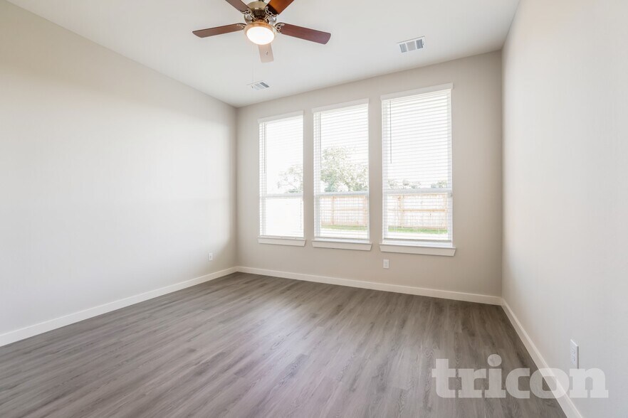 Building Photo - 2414 Foster Hl Rd