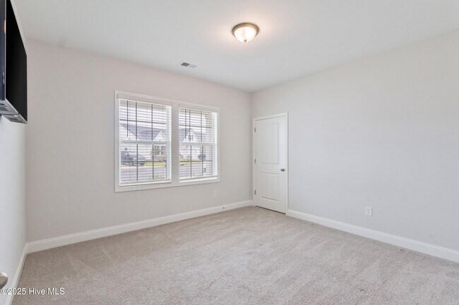 Building Photo - 570 Tullimore Ln