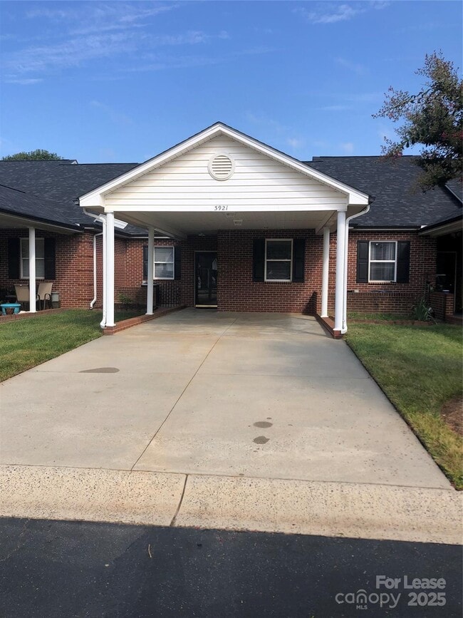 Building Photo - 3921 Sage Ct