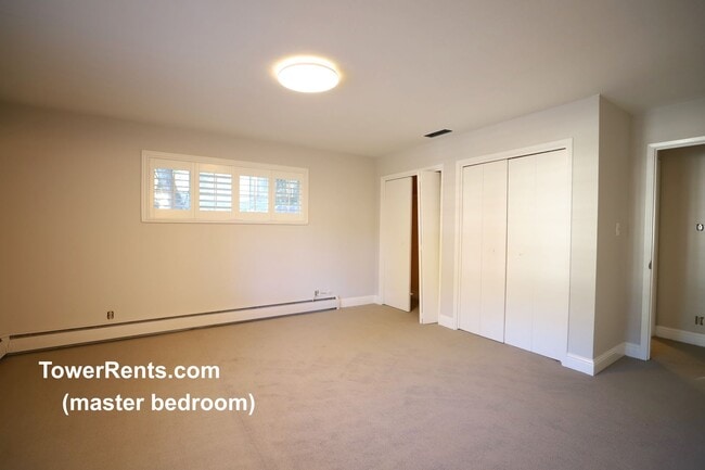 Building Photo - Santa Rosa: 3 bedroom, 2 1/2 bath Home wit...