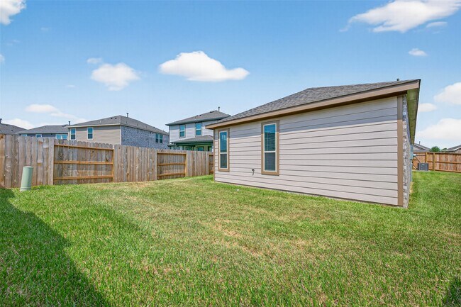 Building Photo - 7515 Sunlit Hbr Dr