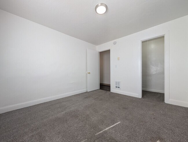 Building Photo - Great 3-Bedroom, 1-Bath Home In Springfield!