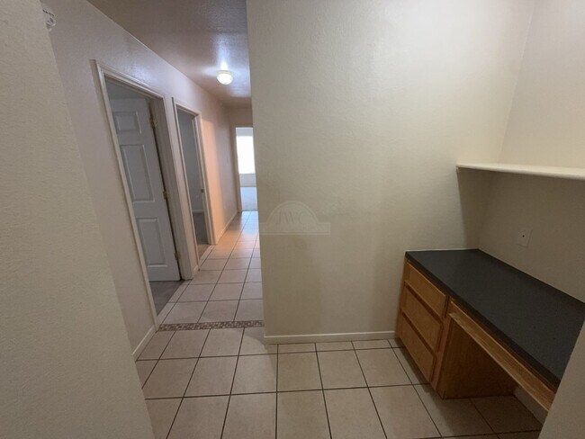Building Photo - 1302 Nicholas Cir