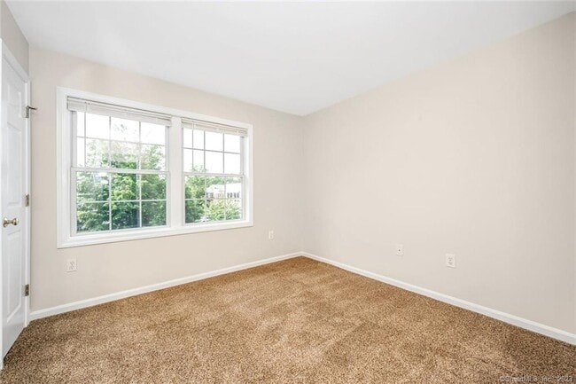 Building Photo - 28 3rd St