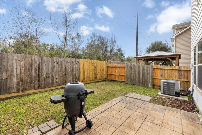 Building Photo - 3334 Clearview Villa Way