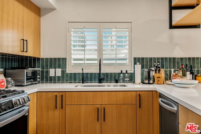 Building Photo - 3988 Beethoven St