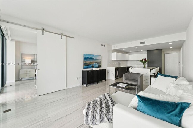 Building Photo - 3131 NE 7th Ave