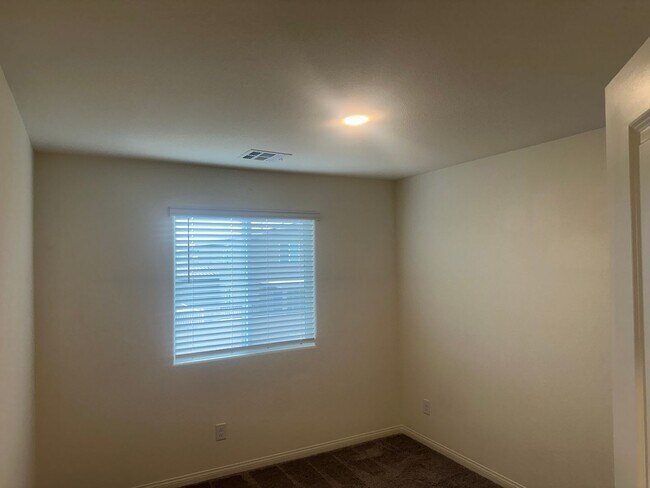 Building Photo - NW!! Gated!! Built 2023!!!! Corner Lot!! L...