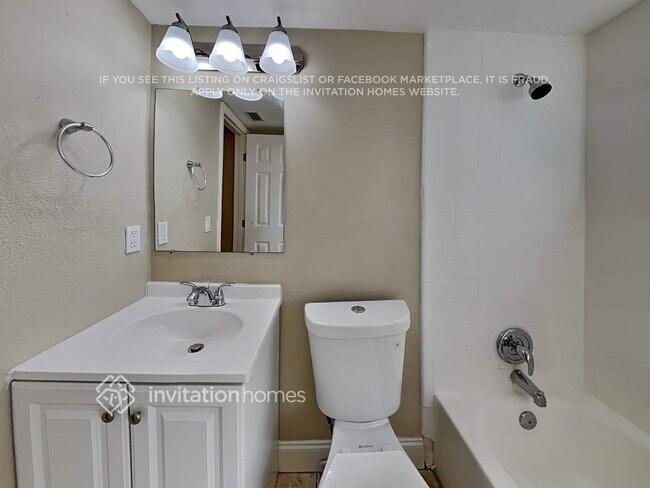 Building Photo - 1557 Nottingham Dr