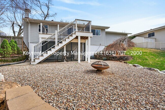 Building Photo - Spacious 3BR Home with Finished Basement in St. Charles