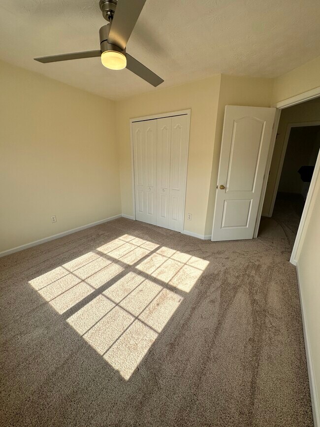 Building Photo - 5724 Rockingwood Dr