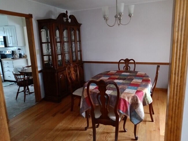 Building Photo - 1234 Vinewood Ave