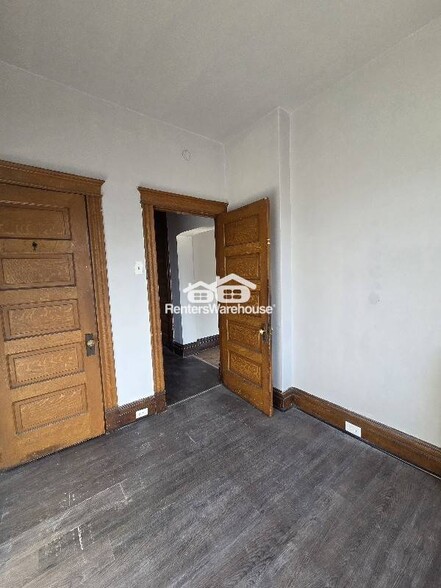 Building Photo - 3914 Michigan Ave