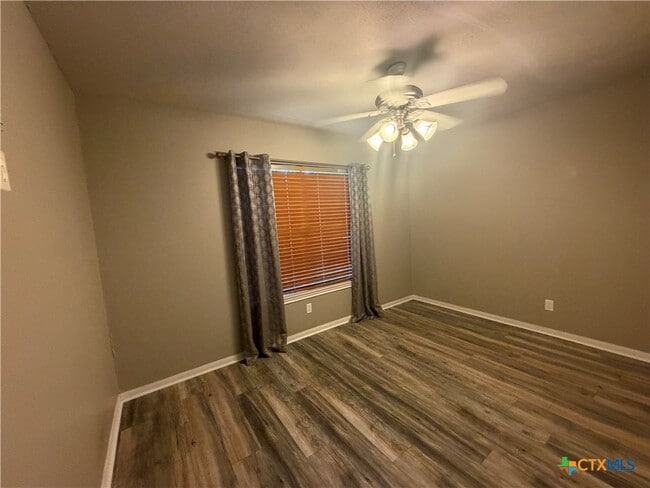 Building Photo - 114 Palomino Ln